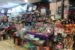 PREMIUM GLADSTONE SHOPPING CENTRE NEWS/TATTS AGENCY BUSINESS FOR SALE - REDUCED PRICE $140,000 PLUS SAV