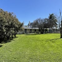Charming Historic Motel, Three Wings Of Modern Rooms - 1183Ml image