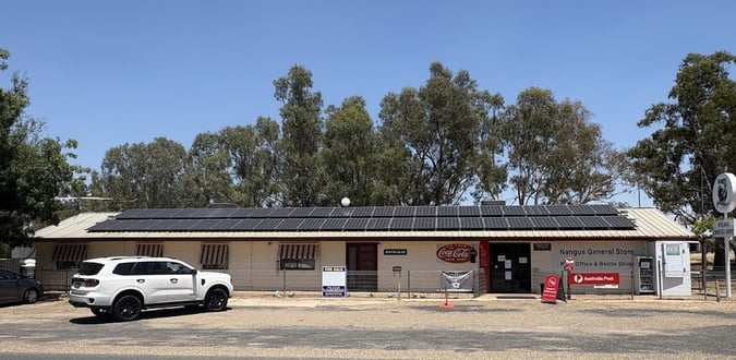 Freehold LPOO Bottleshop & General Store & 6 BR Residence in Nangus