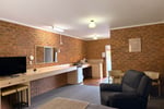 LEASEHOLD - Settlement Motor Inn, Deniliquin NSW - 1P0624