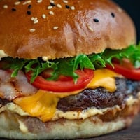 Gourmet Burgers Under Management Huge Main Rd Exposure image