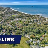 Rare 2.092ha Landholding with Business Rights image