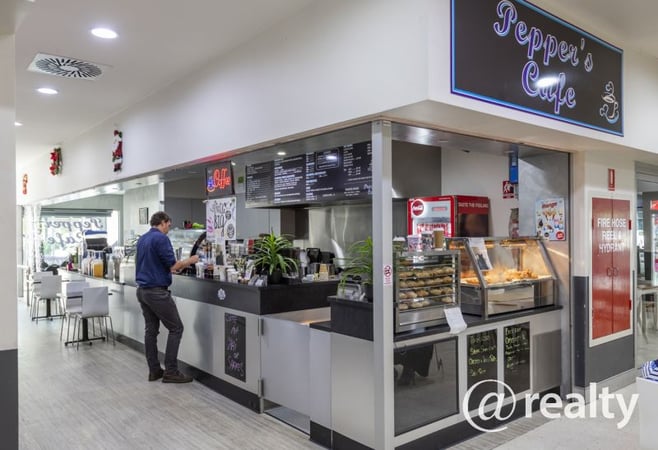 GREAT LOCATION, COFFEE & FOOD