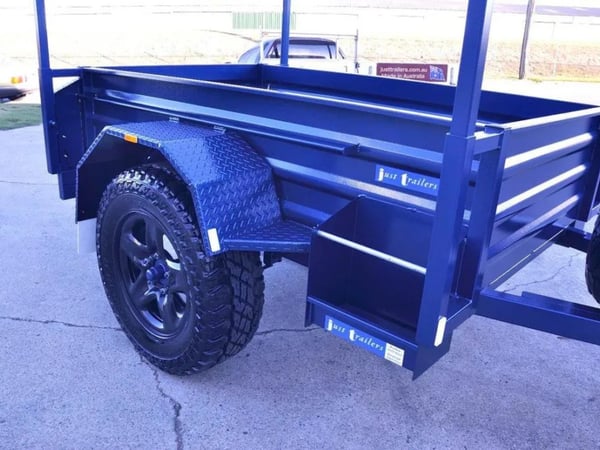 TRAILER MANUFACTURER  --  CUSTOM ENGINEERING  --  ESTABLISHED 35 YEARS