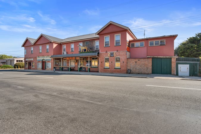 Mole Creek Hotel - Freehold or leasehold for sale