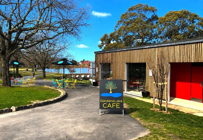 LEASEHOLD - Gardens Lake Cafe, Ararat VIC - 1P0617