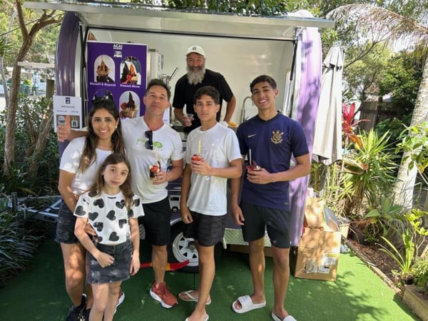 35518 Incredible Mobile Acai Food Truck Opportunity 