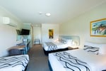 LEASEHOLD - Country Club Motor Inn, Deniliquin NSW - 1P0590