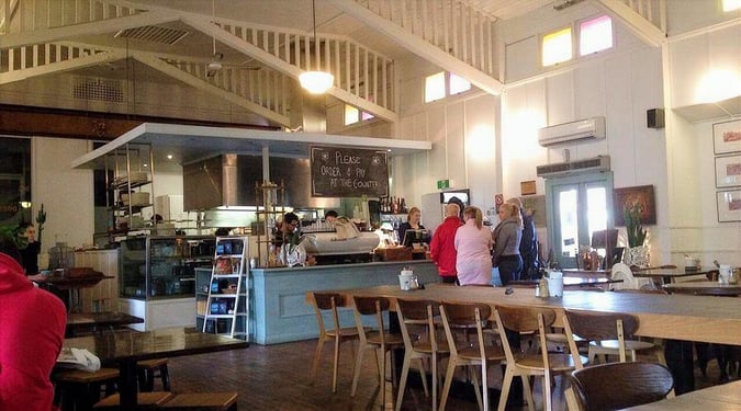 THE BEST INDOOR/OUTDOOR CAFES  ON THE GREAT NORTH ROAD on THE ABBOTSFORD PENINSULA