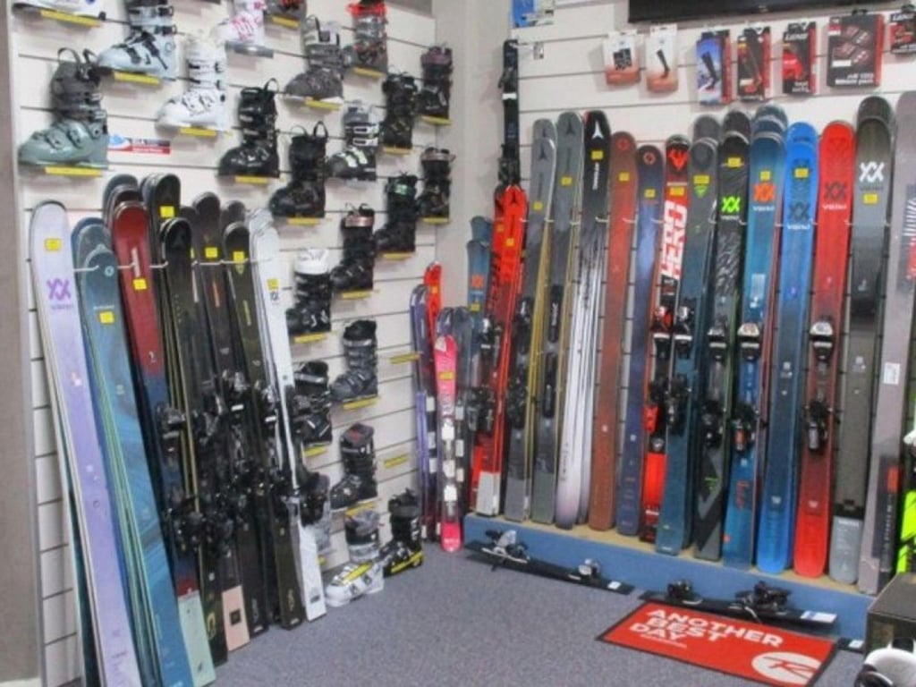 Well-Established Retail & Rental Snow Sports Business For Sale - Prime Belconnen, ACT- High Foot Traffic - Equipment Included - Training Provided - Gr, photo 4
