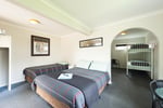 FREEHOLD - Glenrowan Kelly Country Motel, VIC - 1P0529