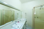 LEASEHOLD - Country Club Motor Inn, Deniliquin NSW - 1P0590