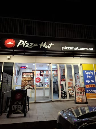 PIZZA HUT