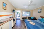 LEASEHOLD - BIG 4 Cabin Park Hay, NSW - 1P0183