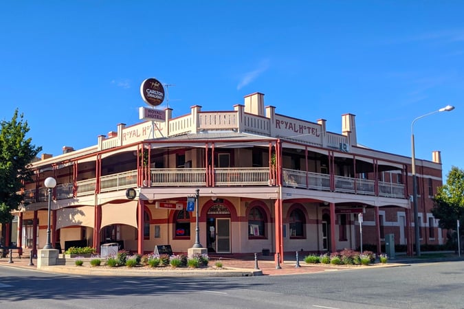 LEASEHOLD - Royal Hotel, Corowa NSW - 1P0527