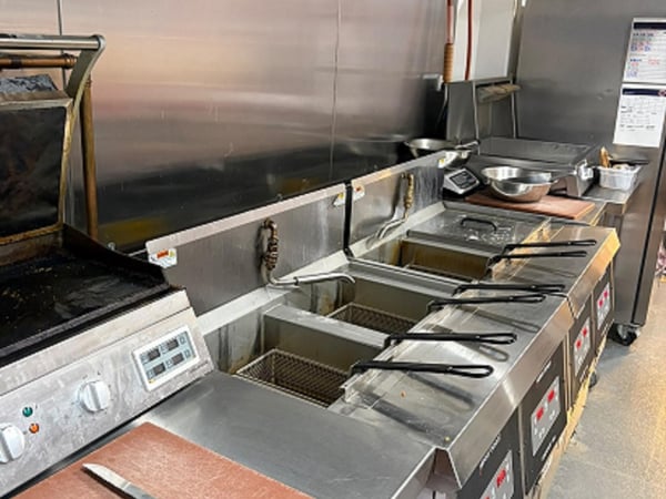 Quality Chicken & Chip / Fish & Chip shop  Berrinba! Lease assignment & Asset sale!