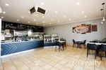 Retail/Cafe shop  on the main road for lease