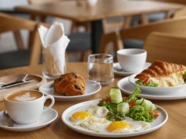 Thriving Cafe / Coffee Shop -Takeaway Business for Sale - Iconic Surfers Paradise Shopping Mall Location -Over$1M Gross Turnover - Always Busy _ New F