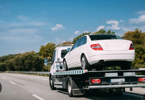 Busy Metro Tow Truck Operation