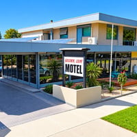 FREEHOLD - Vendor Terms Available - Golden Leaf Motel, Myrtleford VIC - 1P0584 image