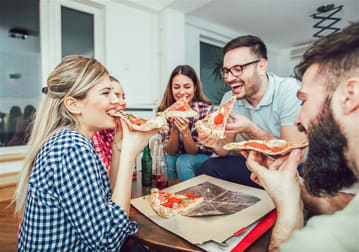 5 Nights Low Rent Pizza Takeaway in the East Ref: 17359