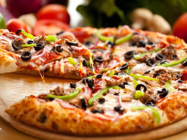 WELL ESTABLISHED & RESPECTED PIZZA SHOP IN PRIME POSITION WITH GREAT LEASE.  Coffs Harbour NSW