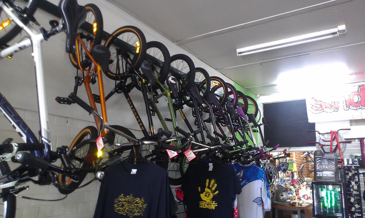 Diamond Creek bike shop, photo 1