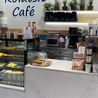 Well Positioned Shopping Centre Cafe Walk In Ready Rent only 1100 PW image