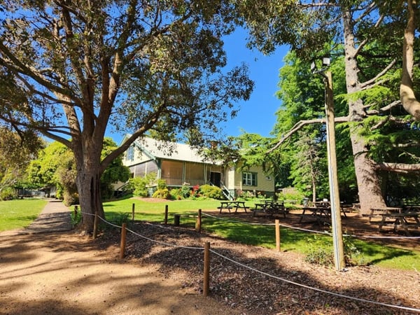 SCHOOL CAMP, GROUP ACCOMMODATION, RETREAT