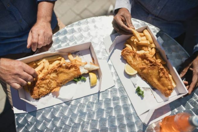 BUSTLING NORTHERN SUBURBS FISH & CHIPS!