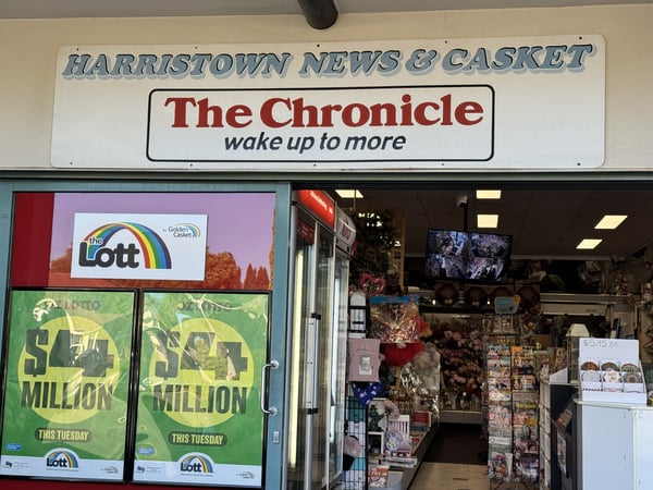TOOWOOMBA NEWSAGENCY FOR SALE $140,000 PLUS SAV