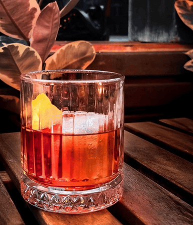 Upmarket Cocktail bar- Fully Set Up- Training Provided