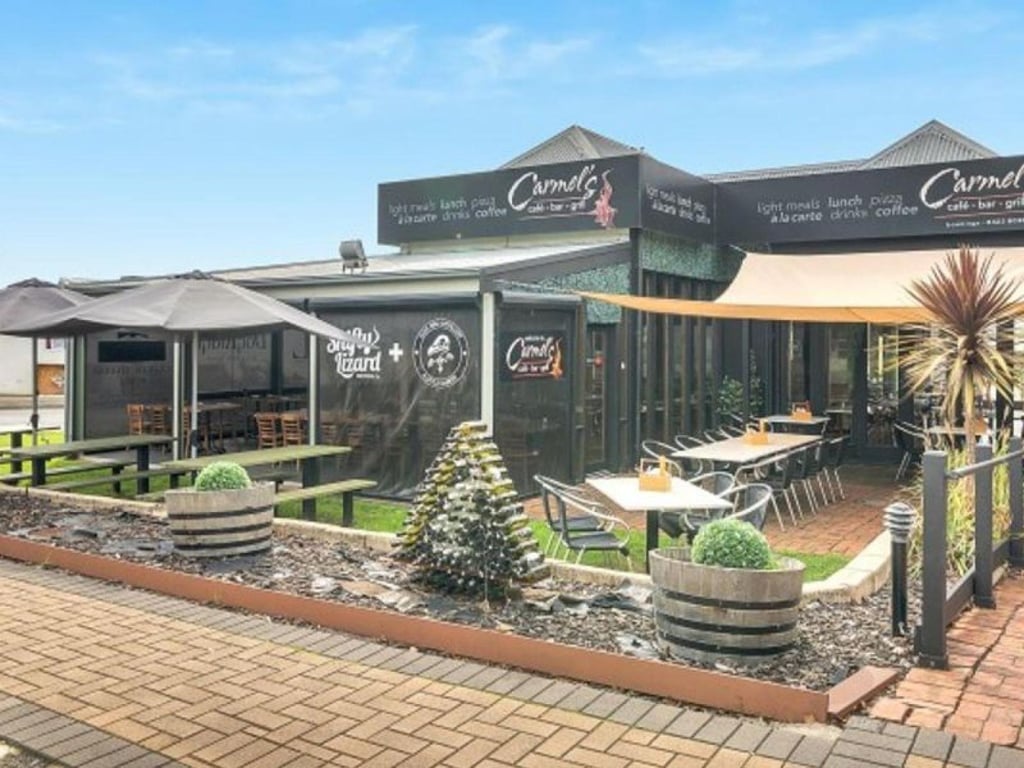 Iconic Cafe, Grill, Bar & Pizzeria Business For Sale - Prime location - McLaren Vale, SA - Premium Wine Region- Turnover approx $1 Million Dollars - H, photo 2
