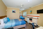 LEASEHOLD - BIG 4 Cabin Park Hay, NSW - 1P0183