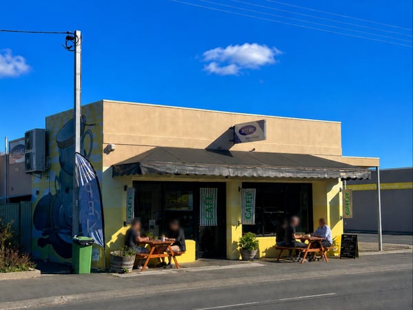Sea Change Established Swansea Licensed Cafe Huge Growth Potential Turnover $13K Weekly primary image