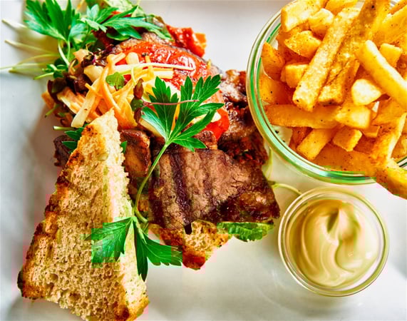 Attractive Licences Cafe & Bistro  5865