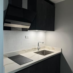 Uptown Modern - 1BR with Balcony