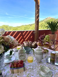 Petit déjeuner vue village