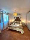 Chambre lit simple lit