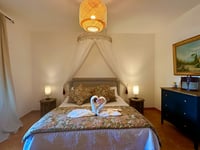 Chambre lit simple vue de face