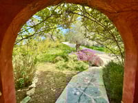 Dans l'entrée vue sur l'extérieur