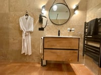 Salle de bain evier et miroir