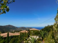 Vue sur la mer depuis le domaine 2