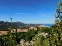 Vue sur la mer depuis le domaine