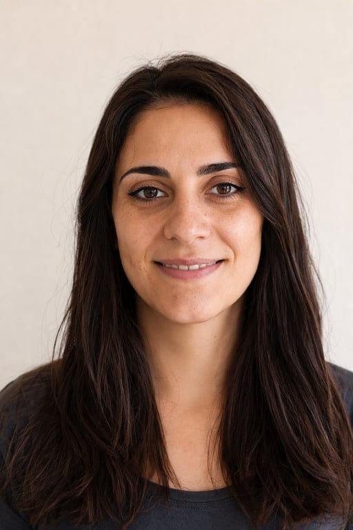 Vijë me bisht: Vijë e tërhequr me bisht, qerpikë të theksuar