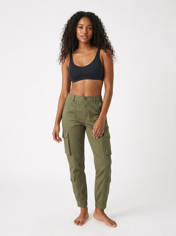 Try on olive cargo pants with AI