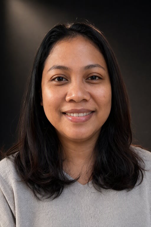 Lampu sorot: Satu sumber cahaya keras, bayang pekat
