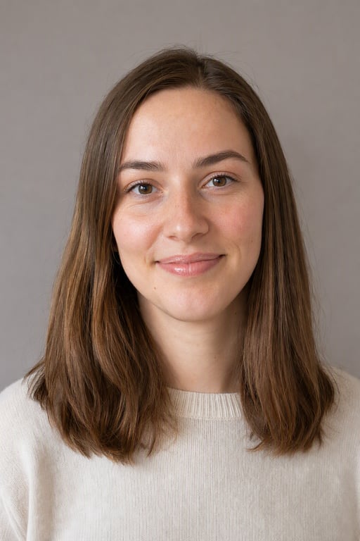 No makeup look: Rozjasnená pleť, prečesané obočie, balzam
