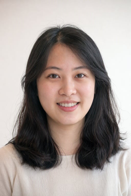 深棕色微捲長髮的台灣女性自拍，原始照片