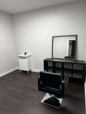 Private, Luxury Beauty Suites Available For Rent – Daily Rates Available